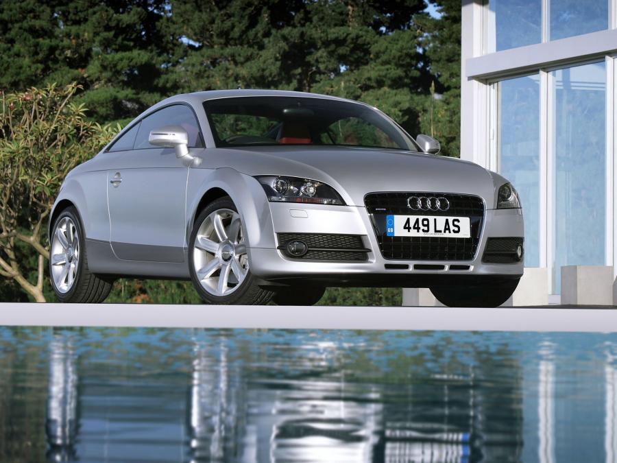  Audi TT Coupe (8J) 2006 года  (UK) (фото 13 из 20)